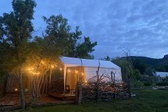 1_kiss_a-cat-glamping-tent-redrock-morrison